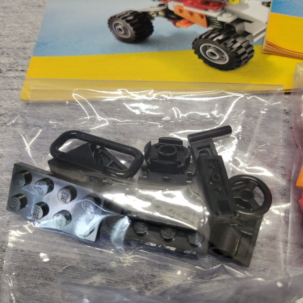 LEGO Creator 3 in 1 Dune Hopper 5763 - Picture 7 of 9